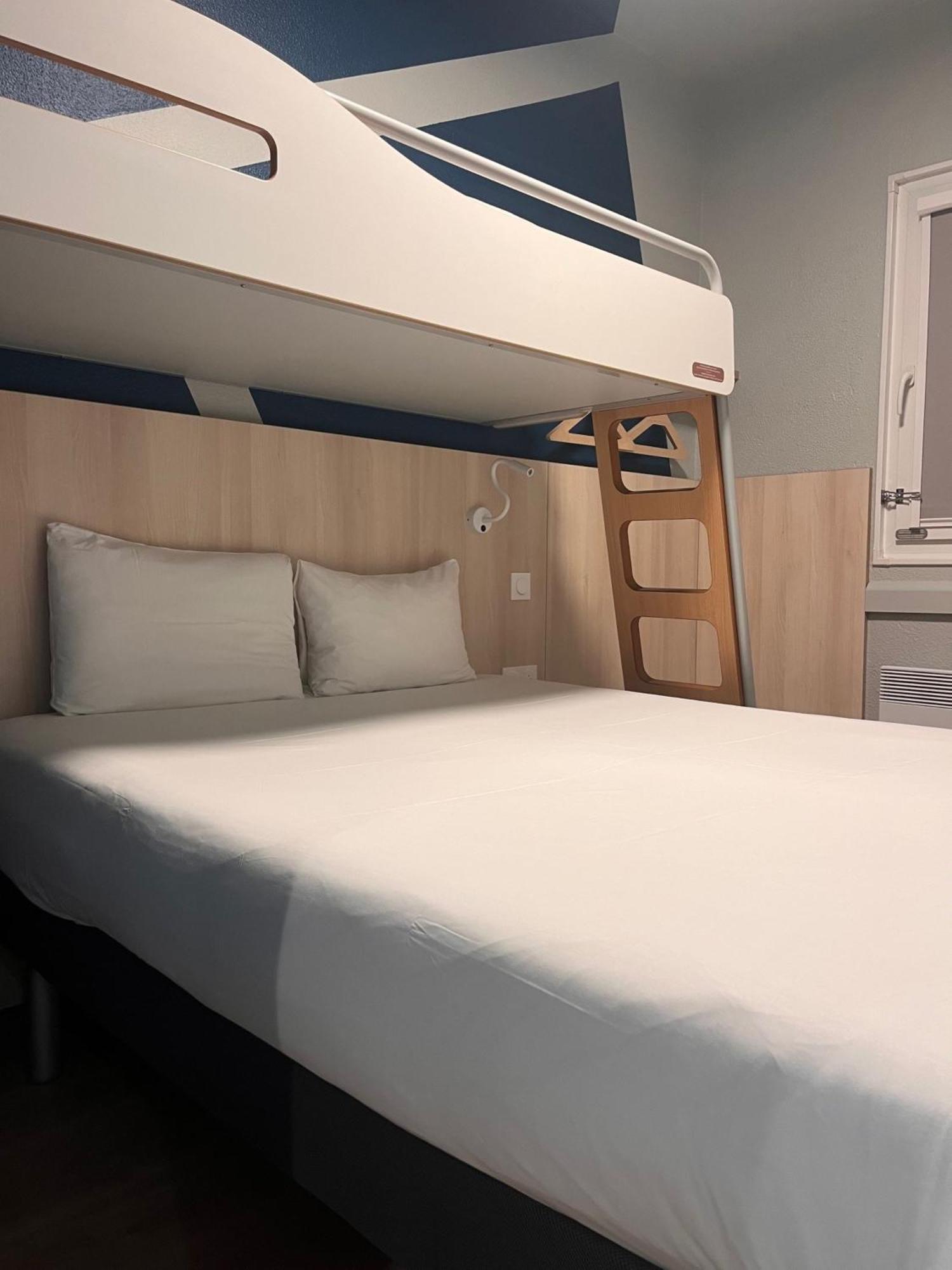 Camera Tripla con 1 Letto Matrimoniale e 1 Letto a Castello
